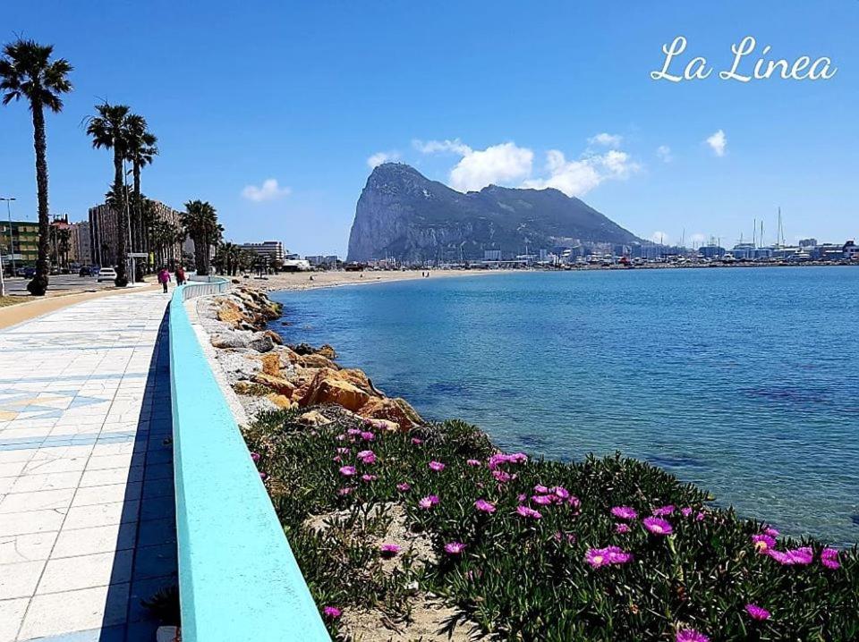 Practico Apartamento A 5 Min Andando De Gibraltar Y El Centro, Frente Al Mar La Línea de la Concepción Eksteriør bilde