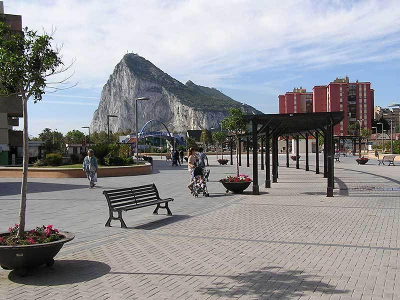 Practico Apartamento A 5 Min Andando De Gibraltar Y El Centro, Frente Al Mar La Línea de la Concepción Eksteriør bilde