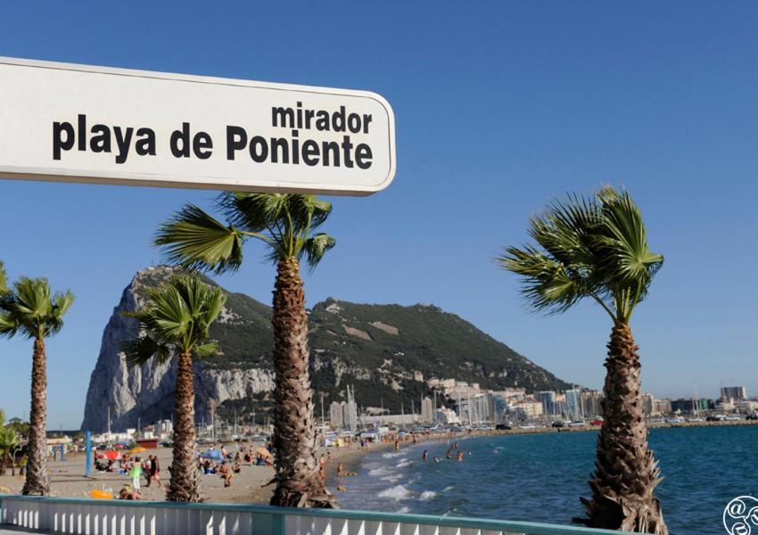 Practico Apartamento A 5 Min Andando De Gibraltar Y El Centro, Frente Al Mar La Línea de la Concepción Eksteriør bilde